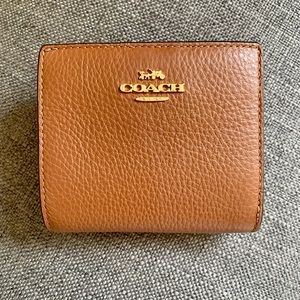 NWT COACH Wallet Saddle Tan Pebbled Leather Snap Bifold C286 Gorgeous Color